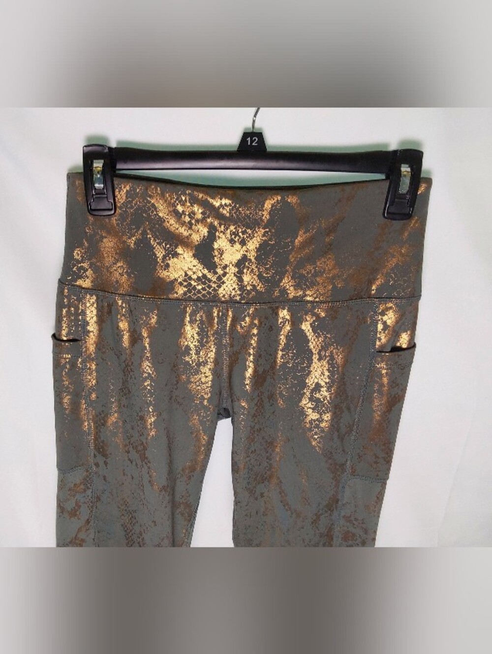 Metallic Gold Snake-Foil Accent Gray Activewear Legging w/Pockets - Picture 4 of 7